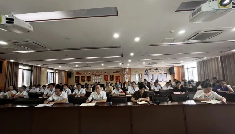 簡篇-撫州市立醫(yī)院黨委組織開展黨的二十大及《黨章》專題講座